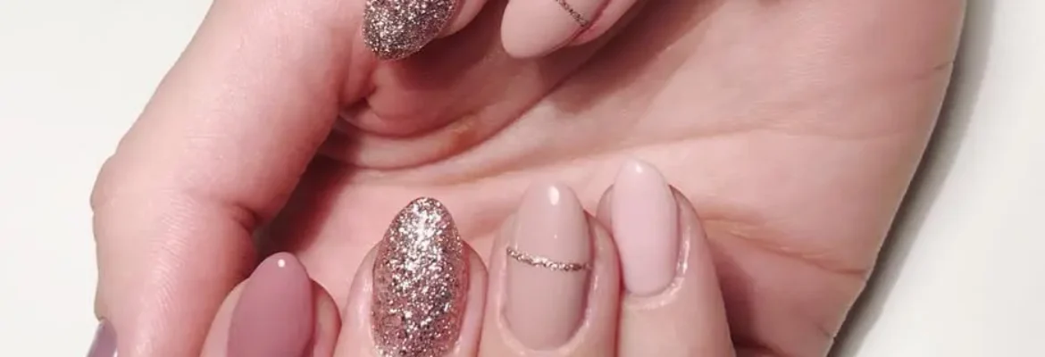 Маникюр в Париже Mariana-Nails-Studio