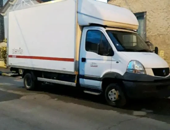 Маникюр и педикюр в Медоне Ongl Story
