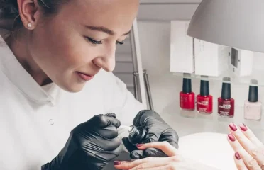 Мастер маникюра Наталья Беляева