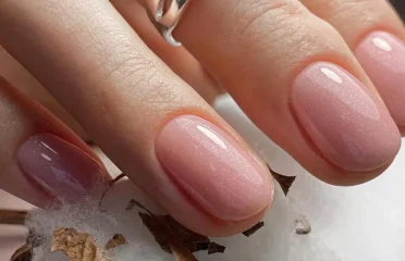 Мастер маникюра в Париже Снижана
