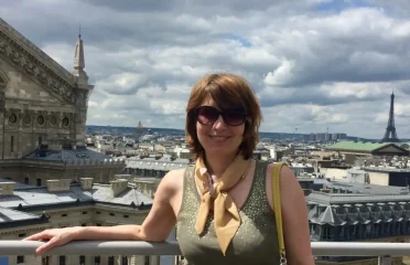 Переводчик, административное сопровождение в Париже Эльвира