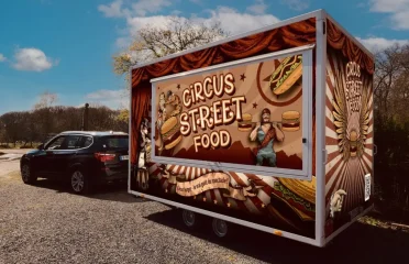 Кафе на колесах Circus Street Food. Гамбургеры и хот-доги для ваших мероприятий.